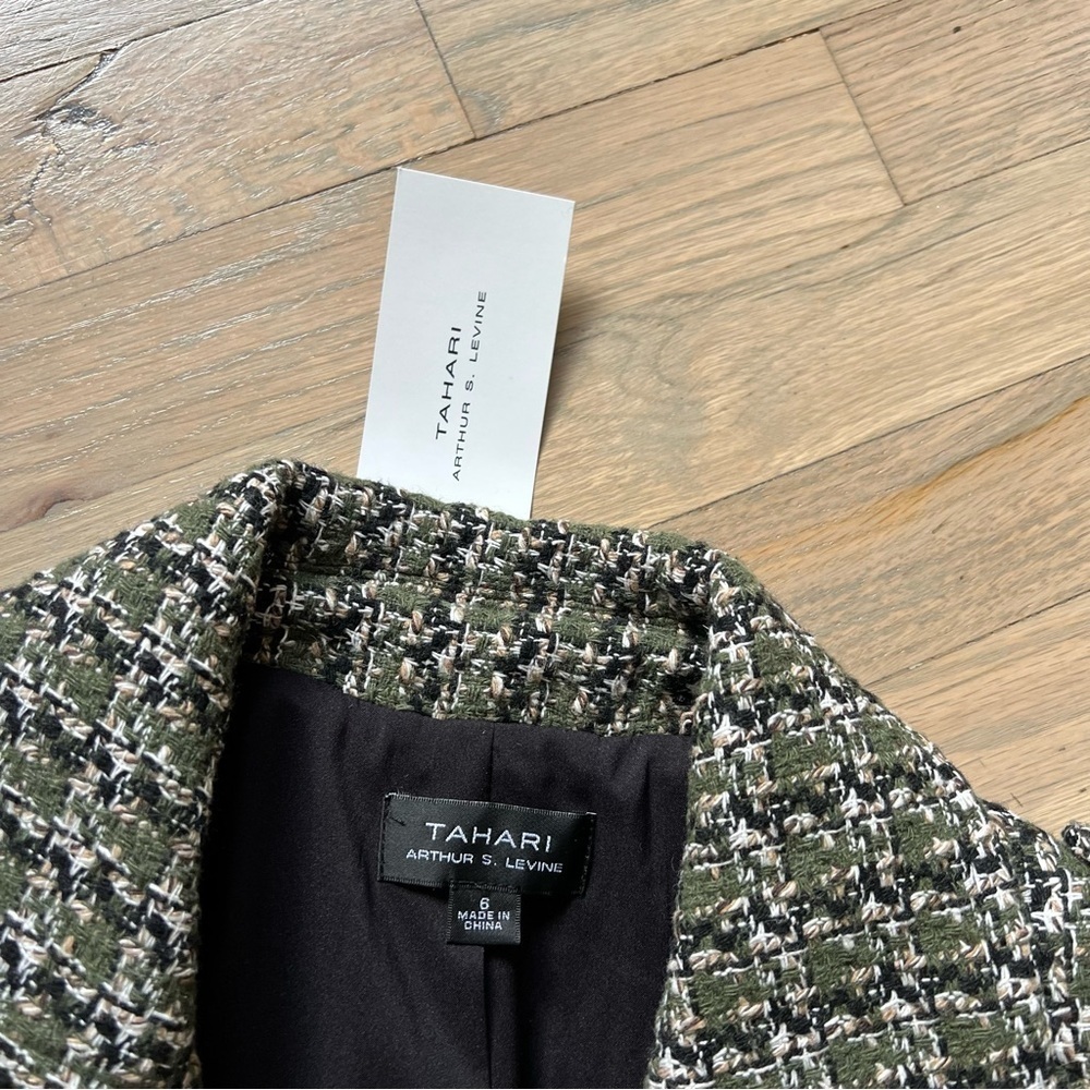 Dark green tweed Tahari jacket - Picture 8 of 8